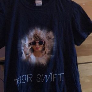 TAYLOR SWIFT 1989 tour shirt